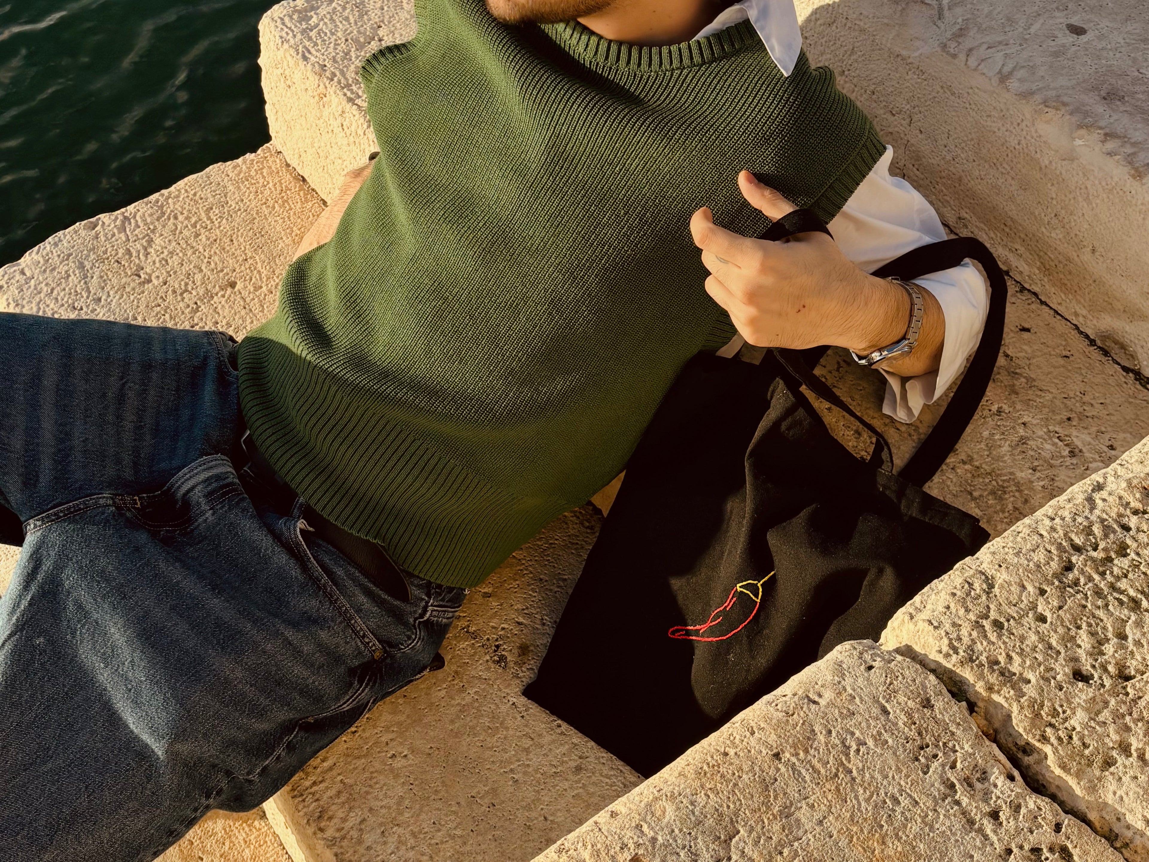 Perché ricamiamo sui capi di seconda mano?