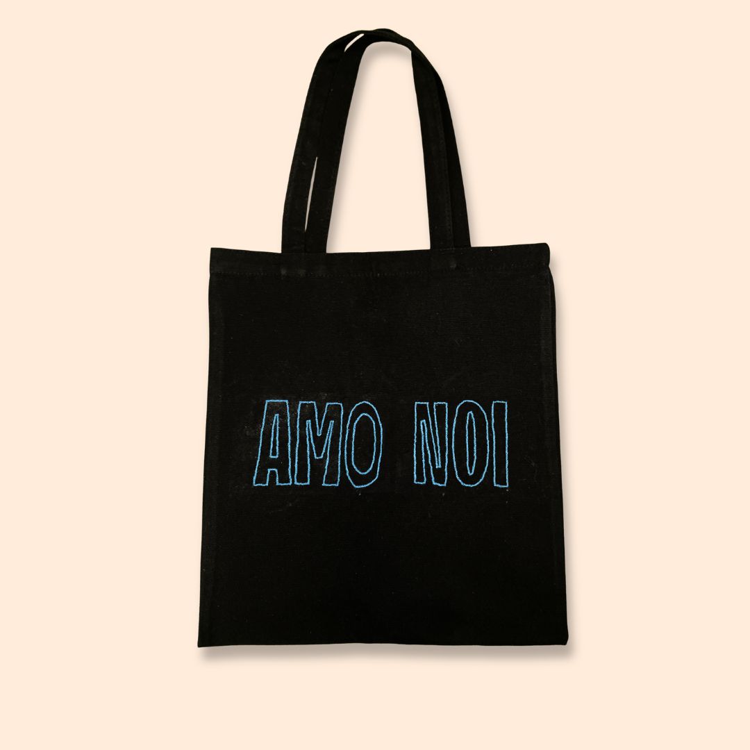 Tote Bag in Tela Ricamata a Mano – AMÒ NOI & Cuore Sacro