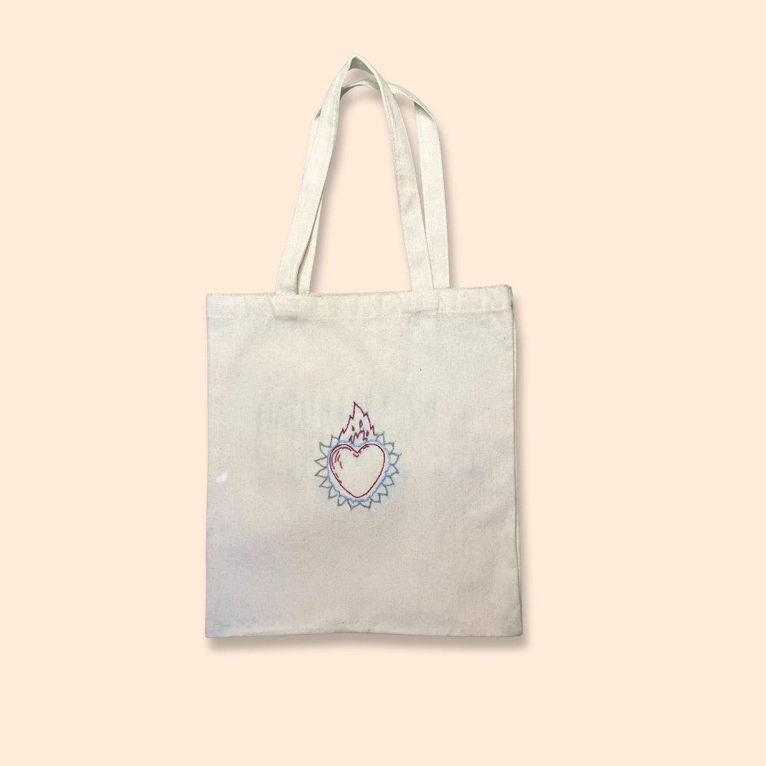 Tote Bag in Tela Ricamata a Mano – AMÒ NOI & Cuore Sacro