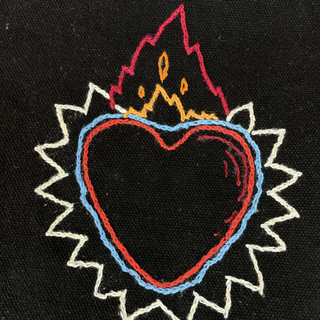 Tote Bag in Tela Ricamata a Mano – AMÒ NOI & Cuore Sacro